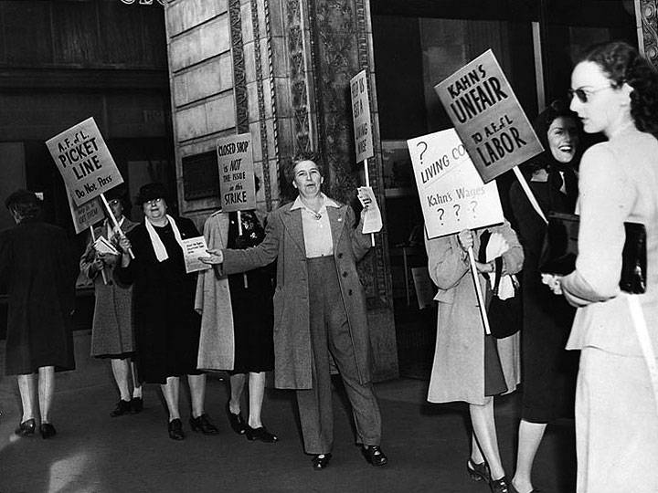 File:Oakland-1946-women-picket-line-Kahns 00735735a ih.jpg