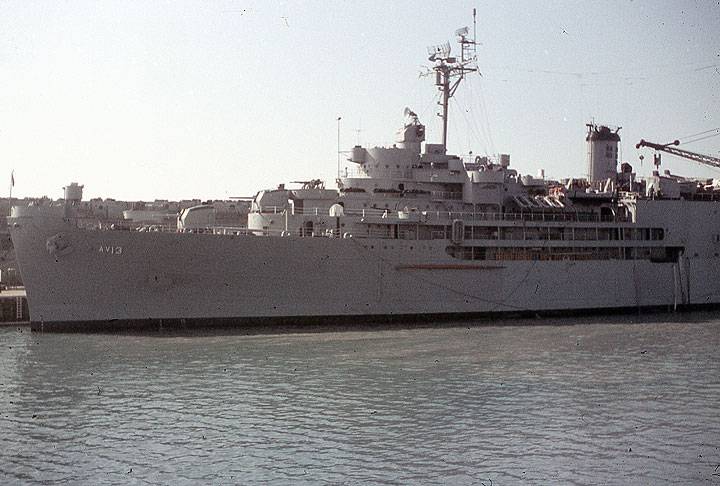 File:SF060 USN-Ship-Hunters-Point-1956.jpg