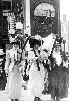 File:Leading a march of 300 women of the California Equal Suffrage Association in Oakland August 27 1908 were l to r Lilllian Harris Coffin Mrs Theodore Pinther Jr and Mrs. Theodore Pinther Sr.jpg