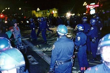 File:Castro-sweep-police-riot-gerardkoskovich-sanfrancisco-copblock-4.jpg