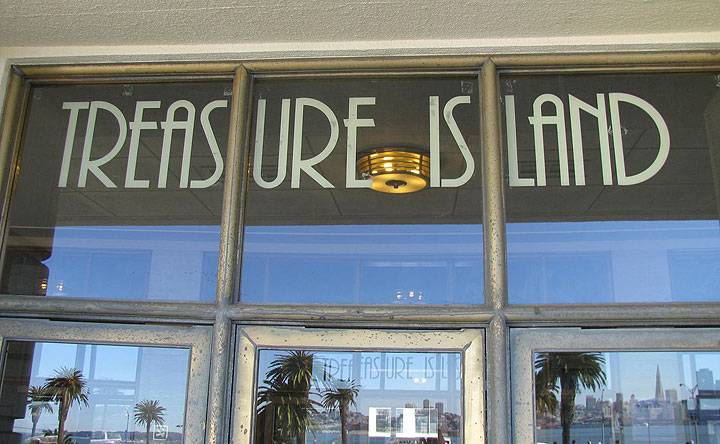 File:Treasure-Island-in-window-of-terminal 5158.jpg