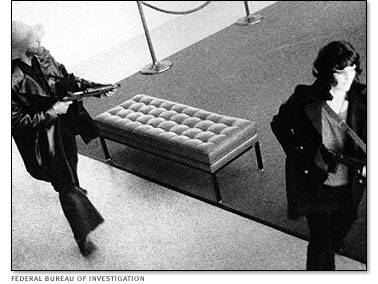 File:Patty Hearst takes part in the April 1974 Hiberna bank raid with other SLA members.jpg