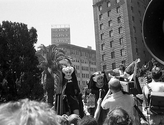 File:Sisters-of-Perpetual-Indulgence-at-Union-Square-bible-thumper-rally 015.jpg