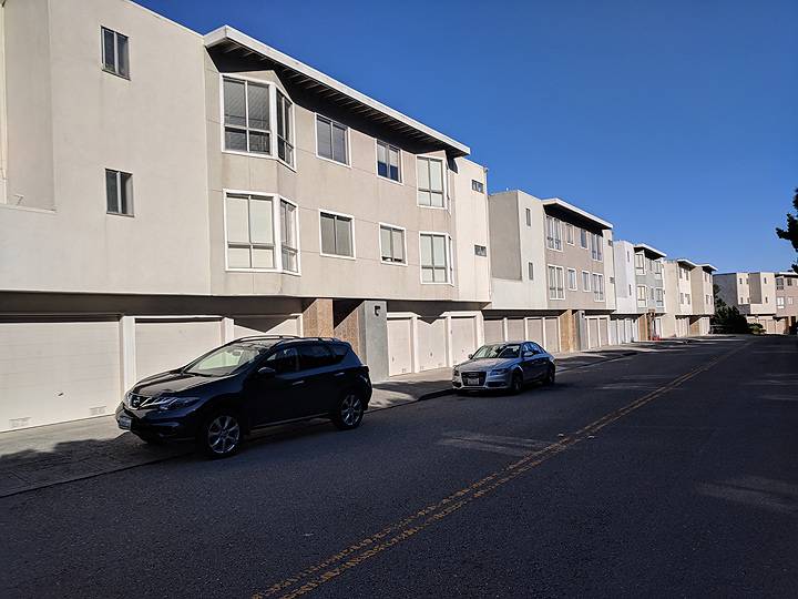 File:Vista-SF-apartments-streetside-Gardenside 20180527 173317.jpg