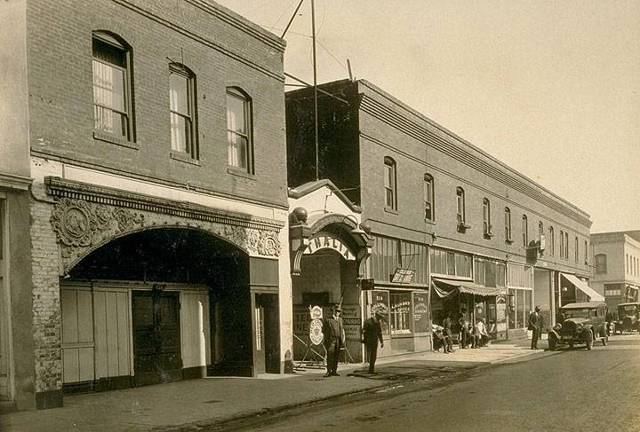 The-Thalia-Dance-Hall-at-732--Pacific-St.-bet.-Kearny-&-Montgomery-St.-Photo-taken-Feb.-1925.-Jesse-B.jpg