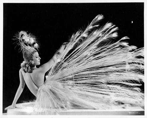 Sally Rand performing at Music Box Theatre, 1939 / Photo: San Francisco History Center, SF Public Library