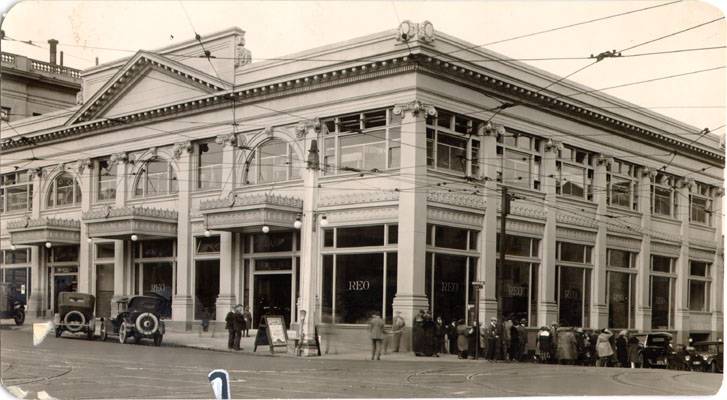 Automobile dealership at Van Ness Avenue and Geary Street apr 18 1923 AAD-4651.jpg