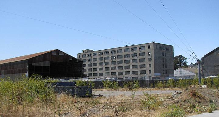 File:Dogpatch-shipyards-behind-rolling-mills 9900.jpg