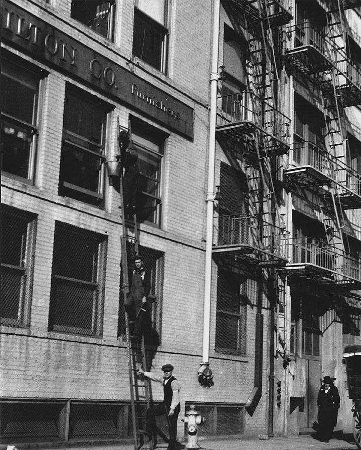 Silvio-Firpos-window-washing-business-pre-1920.jpg