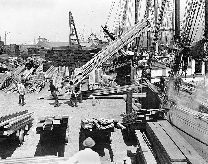 4-masted-schooner-Okanagan-unloading-at-Pope-and-Talbot-3rd-and-Berry-Streets-A12.727nl.jpg