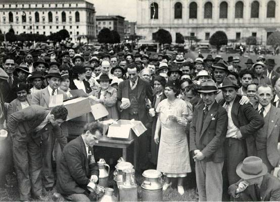 File:Cannery workers enjoy free lunch in civic center 1938 AAB-7423.jpg