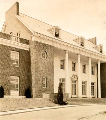 File:University Mound Ladies Home 16 June 1932 AAD-0003.jpg