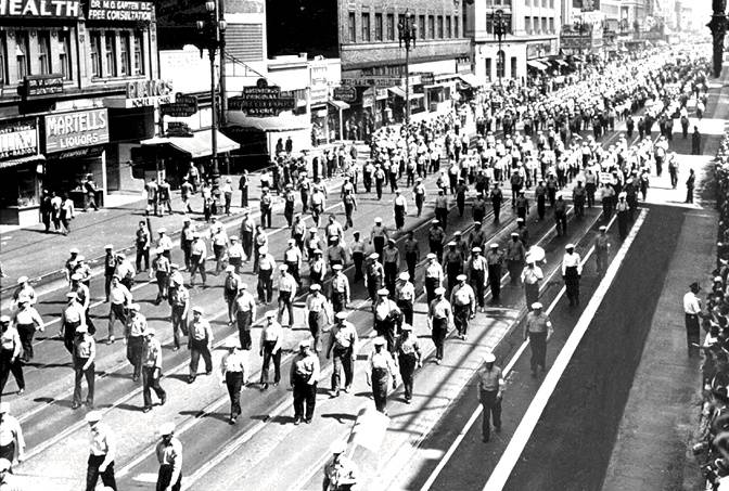 Ilwu2$marching-longshoreman.jpg