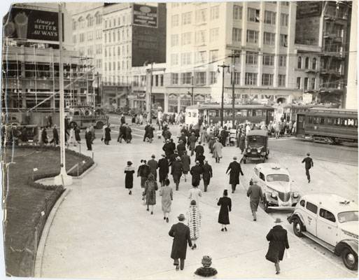 File:Jan 17 1939 commuters leave at 1st and mission w lawn AAD-6047.jpg