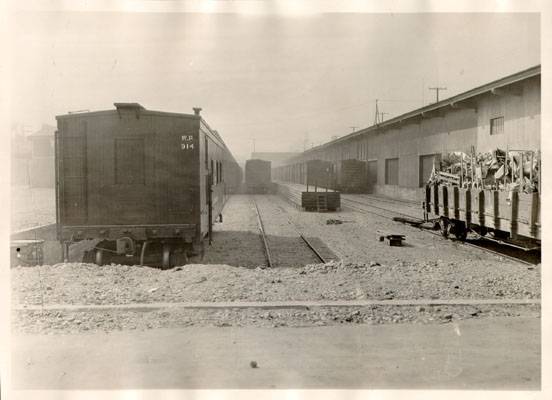 File:Western Pacific railroad yards 7th and Brannan 1929 AAC-8270.jpg