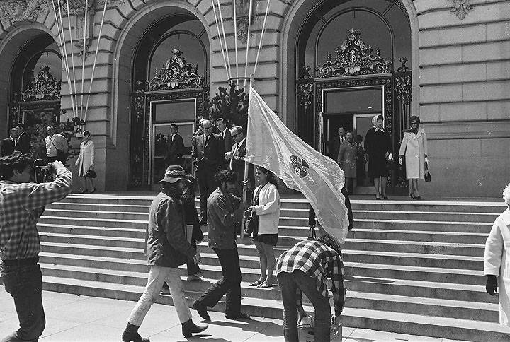 File:Free-SF-flag-in-front-of-City-Hall 00020018 Chuck-Gould.jpg