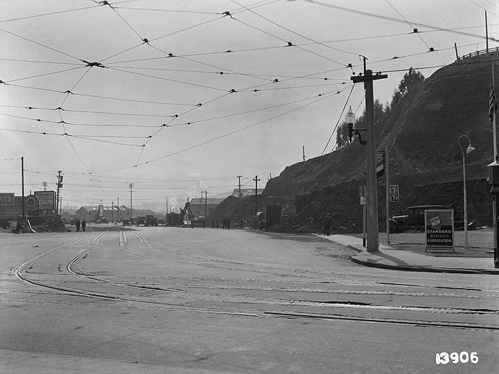 Widening-Bayshore-Boulevard-for-Maintenance-of-Streetcar-Right-of-Way- March-31-1933 U13906.jpg