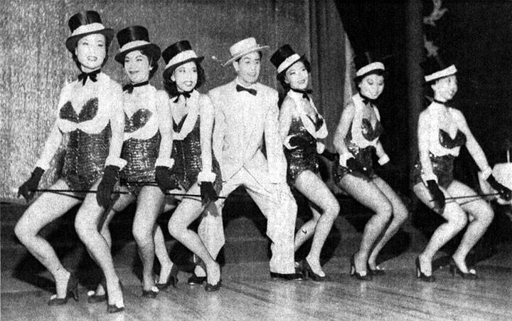 File:Tony-Wing-and-chorus-girls-1954.jpg