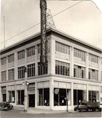Chevrolet dealership at Van Ness Avenue and Sacramento Street 1933 AAD-4649.jpg