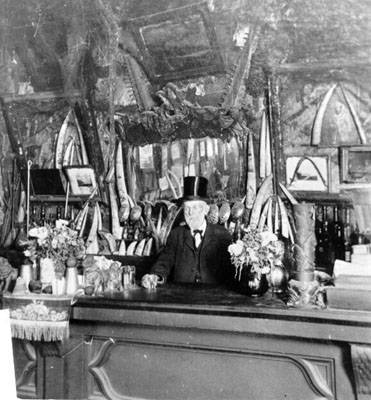 Cobweb Palace man at bar AAB-1903.jpg