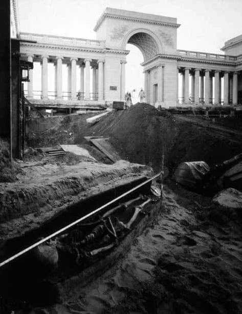 Palace of Legion of Honor excavation with bodies.jpg