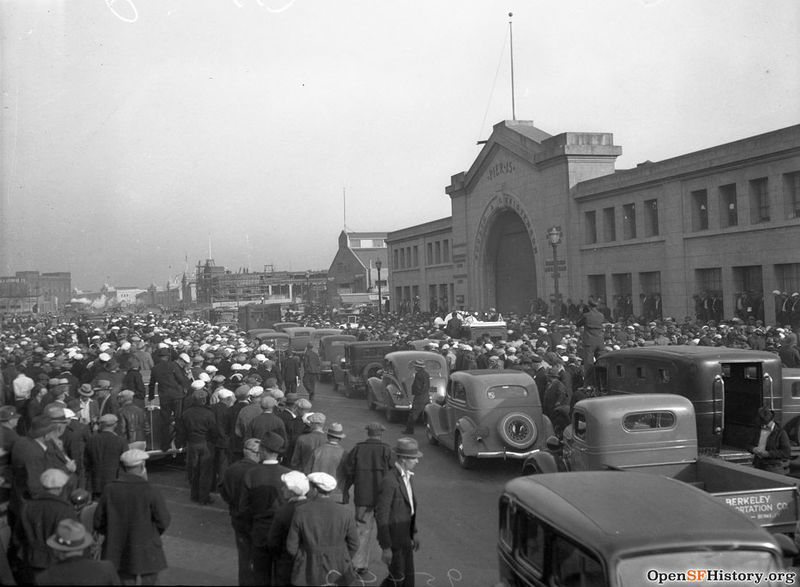 Longshoremen-crowd-the-Embarcadero-at-Pier-15-Sep-27-1937 wnp14.jpg