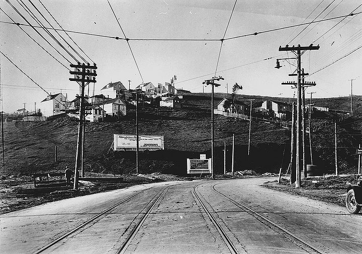 San-Bruno-Ave-north-at-present-Aleman-Blvd-w-Bernal-east-slope-ahead-1927-SFPL.jpg