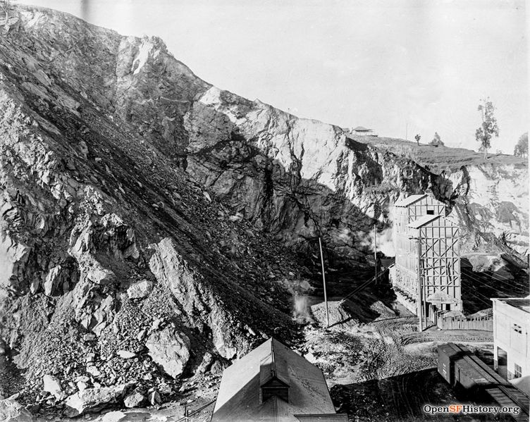 File:1915 Gray's Quarry, near Lombard and Montgomery (Lombard) dpwbook11 dpw2205 Northeast face of Telegraph Hill wnp36.00699.jpg