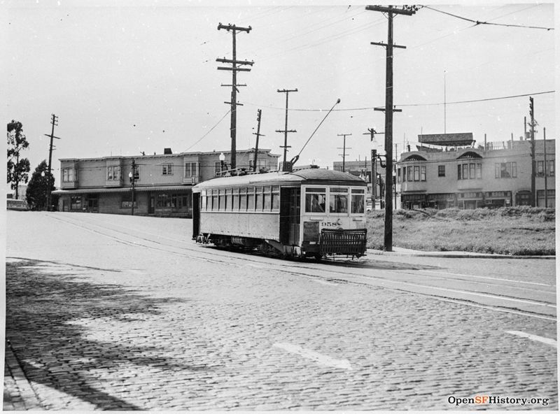 File:3rd and Wilde 1941 5 mile house in background wnp67.0392.jpg