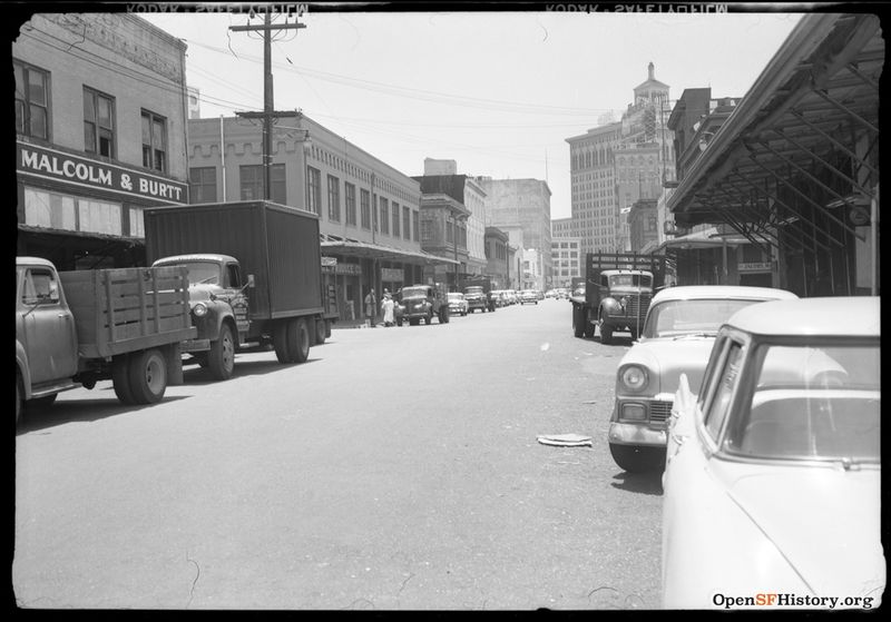 File:June 1959 Produce District, now the Golden Gateway, view south on Drumm across Washington toward Market. Jacobs Malcom & Burtt on left wnp14.10237.jpg