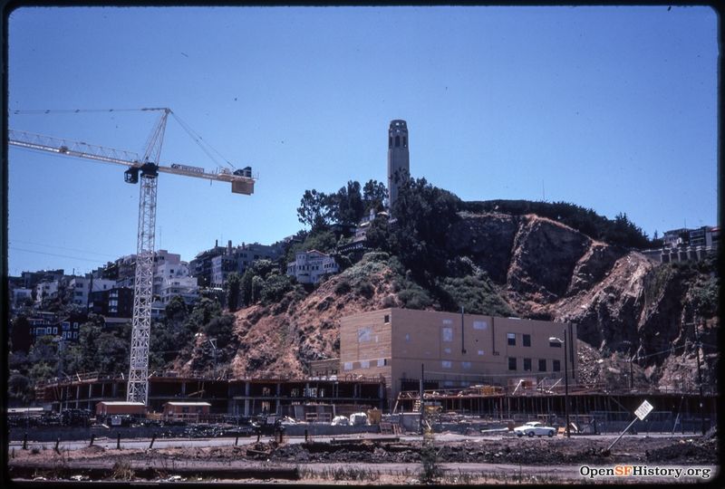 File:Tel Hill Aug 1974 View from Embarcadero of construction crane, new buildings - Julius Castle - Globe Warehouse wnp25.1081.jpg