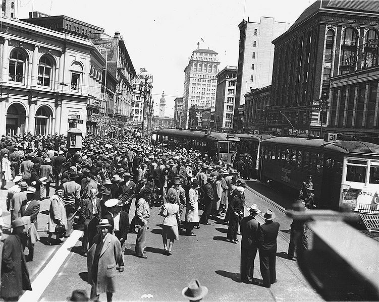 File:Sansome-and-Market-streetcar-crash-c-1929.jpg