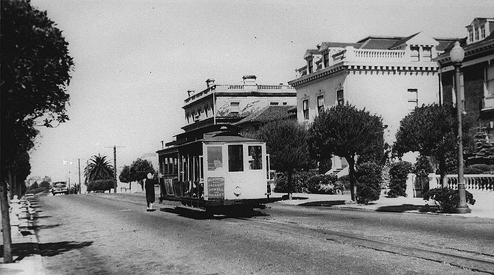 Cable-car-in-Pacific-Heights-Jackson-or-Washington-nd-c-1938.jpg