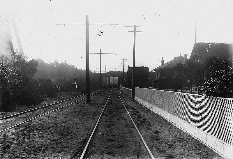 File:Train-tracks-in-backyard-sunset-or-west-portal-nd.jpg
