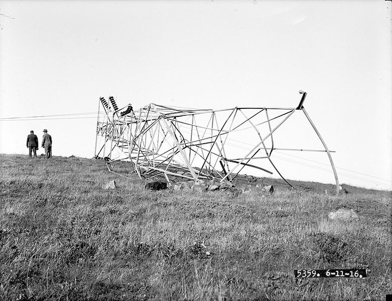 File:Fallen-Power-towers-SB-Mtn-June-11-1916 U05359.jpg