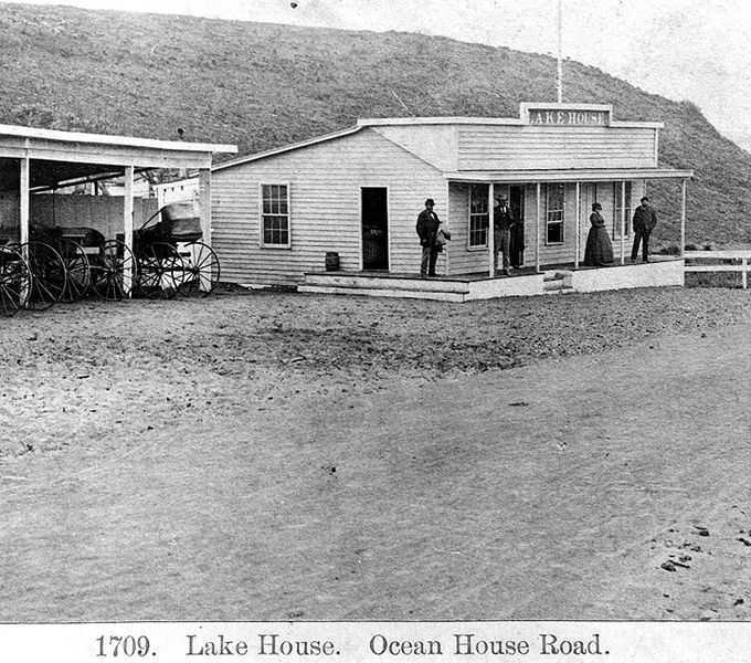 File:Lake-House-1870s.jpg