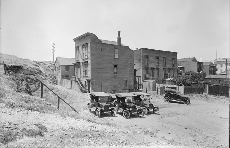 Red Cross buildings up against Irish Hill early 1910s wnp.jpg