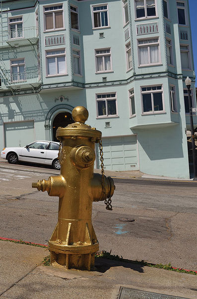 File:Gold-fire-hydrant.jpg
