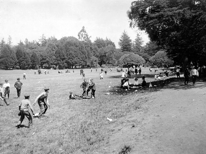 File:Nd people-playing-baseball-in-ggpark AAA-8385.jpg