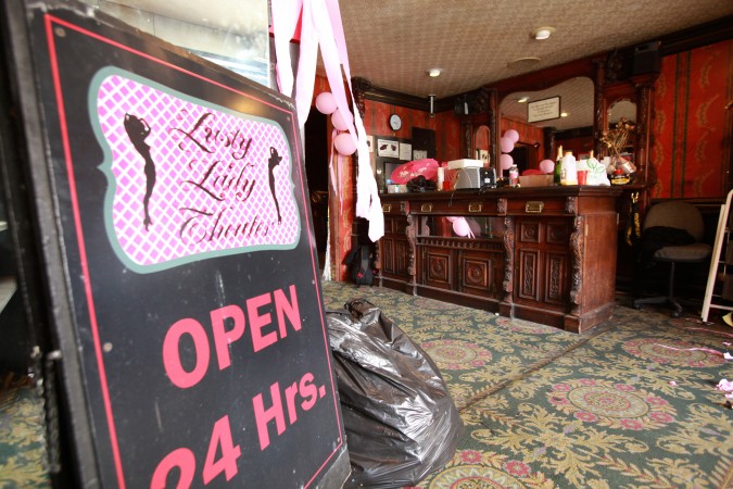 File:Lusty-Lady-Theater-1033-Kearny-Street-San-Francisco-September-2-2013-open-24-hours-sign-folded-up-and-retired-after-business-closed-Kevin Warnock.jpeg