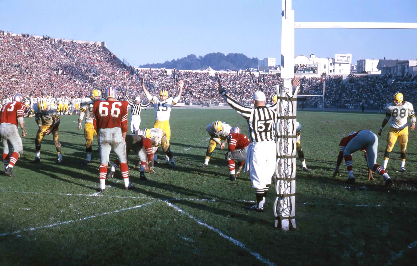 File:Packers and 49ers on goal line at Kezar 1960s.jpg - FoundSF