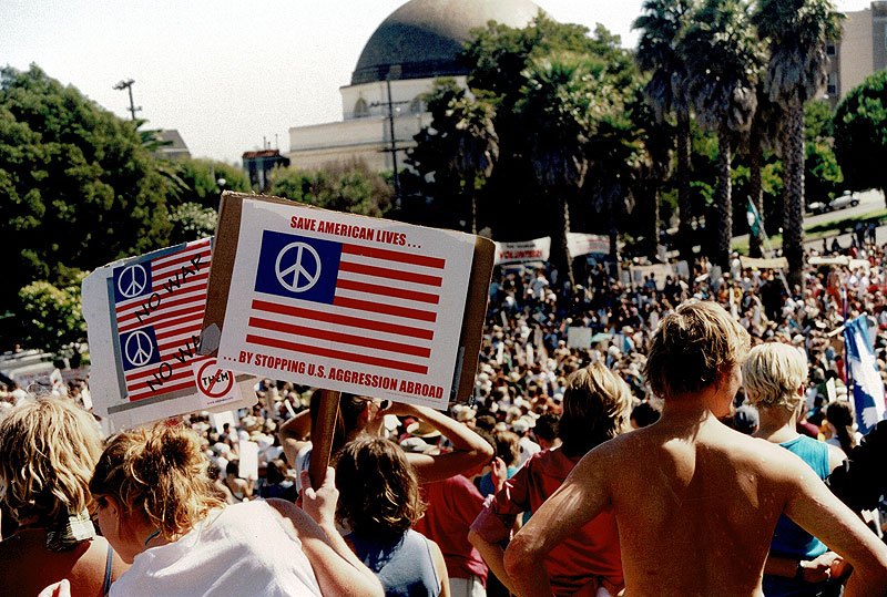 File:Doloers-Park-protest-9-29-01-cu-on-peace-signs.jpg