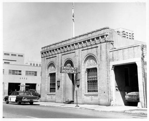 File:Emergency Hospital at Sacramento and Drumm streets aug 15 1964 AAD-0077.jpg