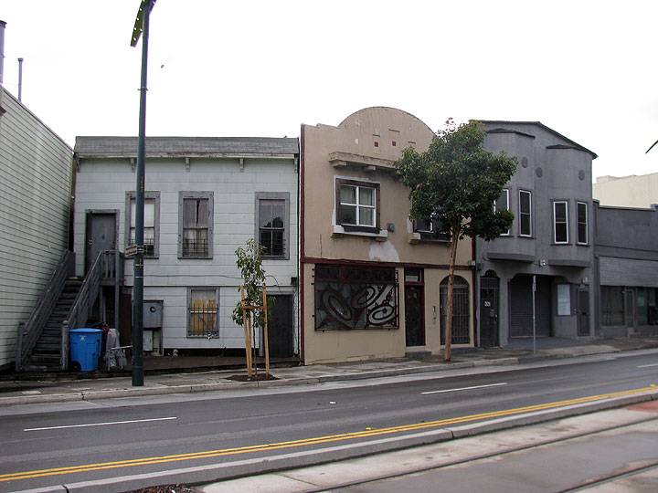 File:Dogpatch-3rd-st-slanted-facades-for-old-ropewalk 2280.jpg