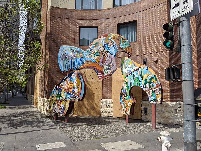 File:Mural-sculpture 20200409 144133.jpg