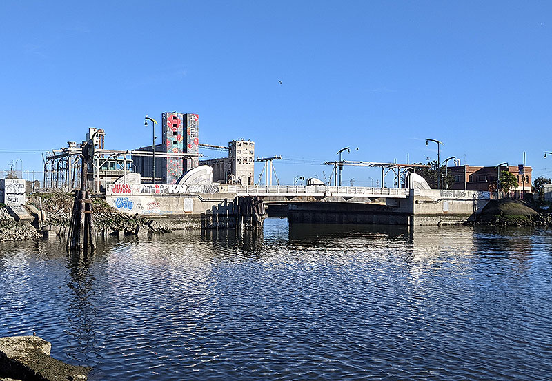 File:3rd-Street-bridge 20230101 232126113.MP.jpg