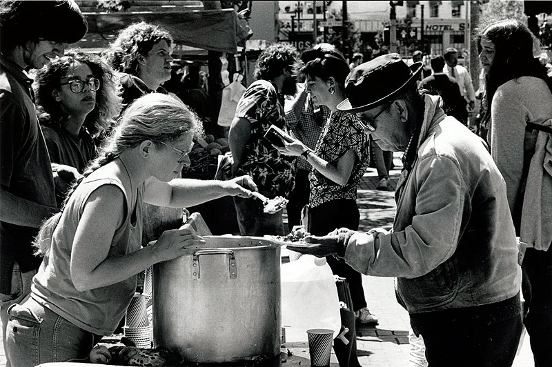 Food-Not-Bombs-serving-at-Civic-Center-September-1988-Lance-Woodruff-Tend-Times-AAT-1368.jpg