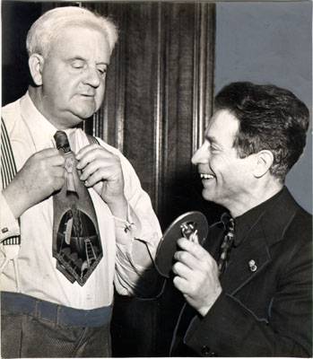 File:Lapham tries on tie by Bufano 1945 AAC-9173.jpg
