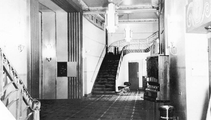 File:Palace-Theater-interior.jpg