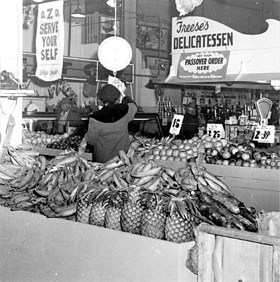 File:Fruit on display 1955 AAC-6890.jpeg